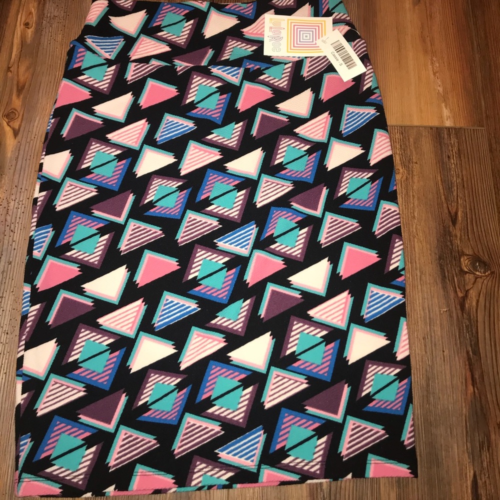 Lularoe Cassie- size small new with tags.